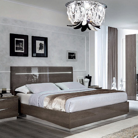 Кровать двуспальная в современном стиле Legno серебристая береза фото 1