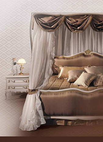 Кровать классическая итальянская Luigi XV Strauss фото 2
