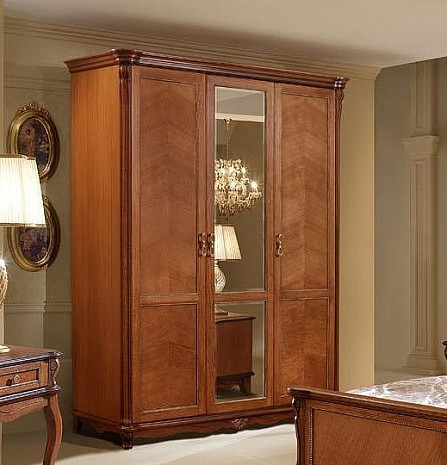 Классический трехдверный шкаф Алези фото 1