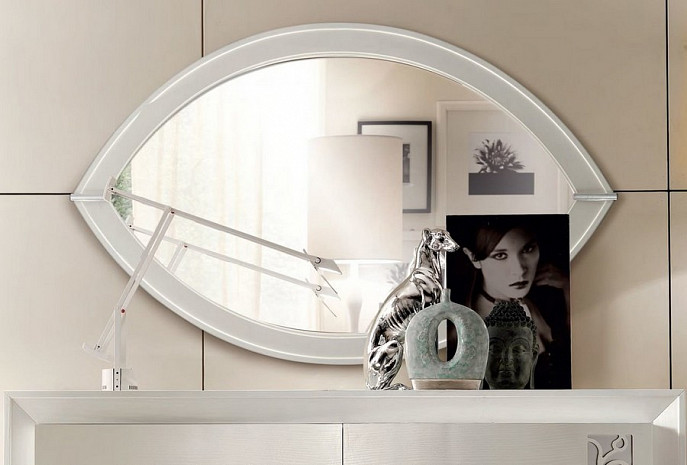 Зеркало в комнату настенное в белой раме Mylife фото 1