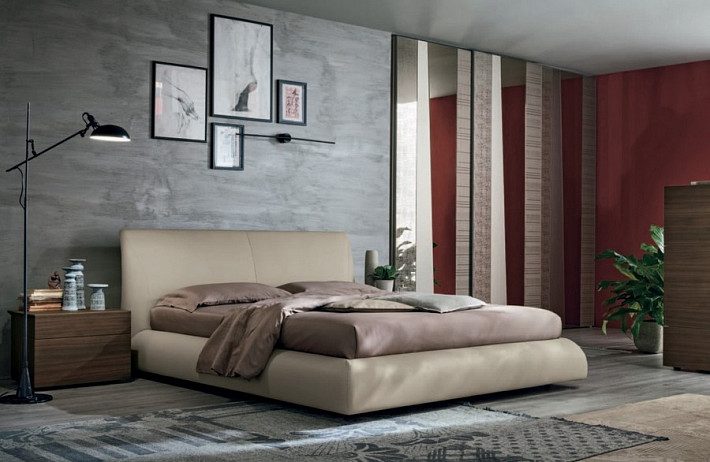 Кровать двуспальная итальянская с мягким изголовьем Eros фото 1