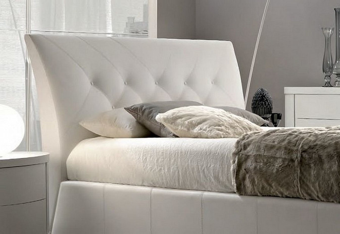 Кровать в спальню в современном стиле белая Mylife фото 2