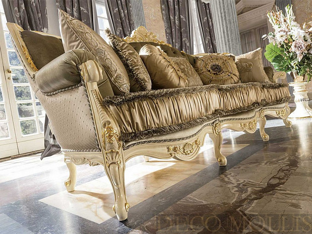 Трехместный диван светлый Madame Royale фото 4